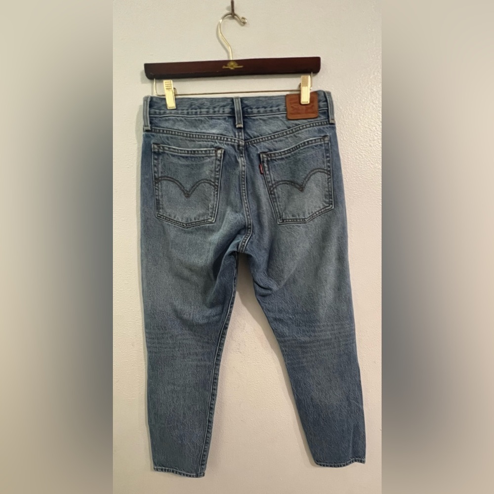 Levi’s White Oak Wedgie Jeans - Picture 4 of 10